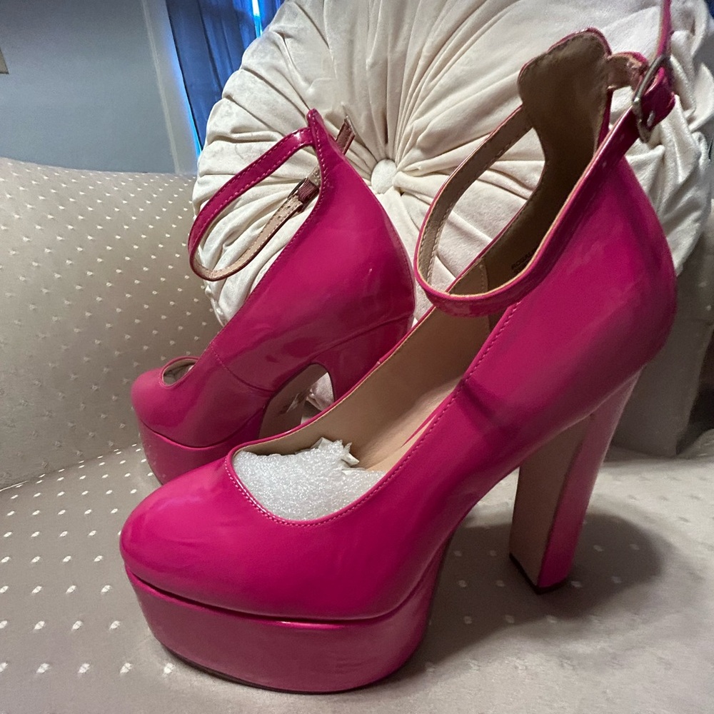 Chaise & Chloe Hot Pink Platform Closed Toe Block heels sz 9